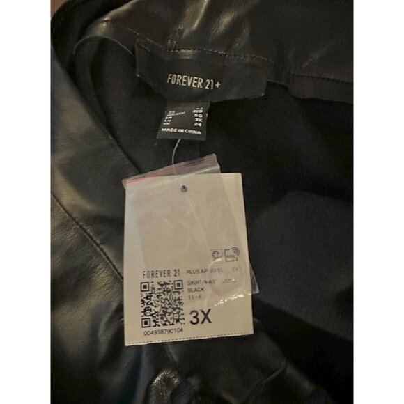 Forever 21 NWT Black Vegan Leather Mermaid Flattering Sleek Flare Midi Skirt 3X - Picture 9 of 9